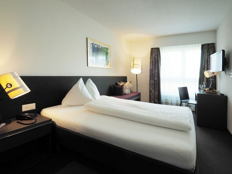 Hotel Holiday