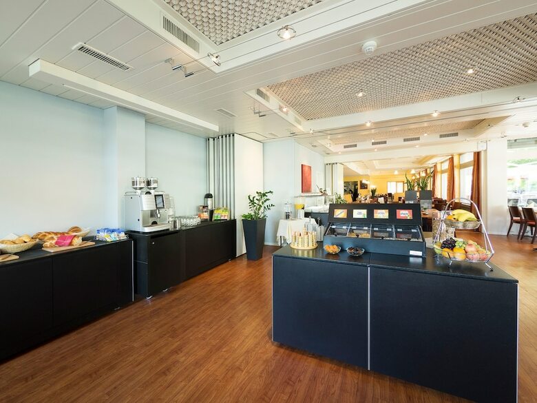 Hotel Holiday