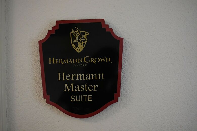 Posada Hermann Crown Suites