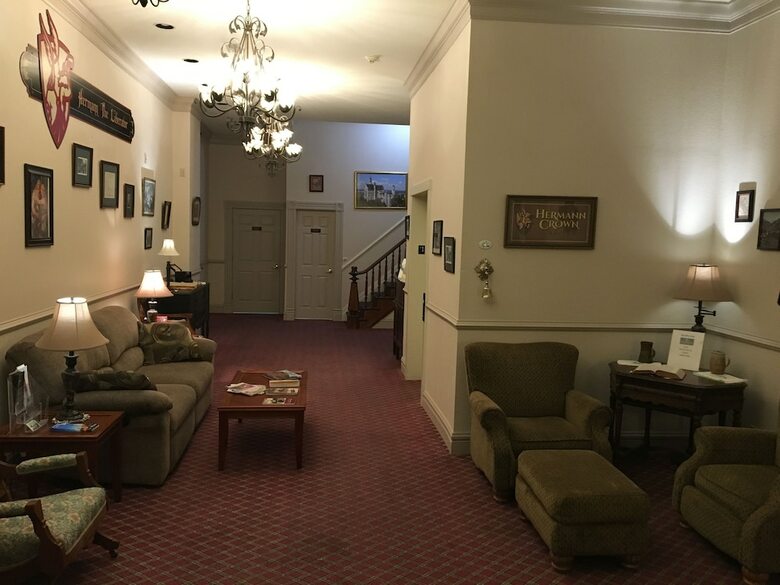 Posada Hermann Crown Suites