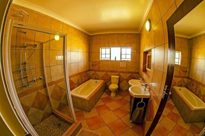 Posada Tshikwalo Game Lodge
