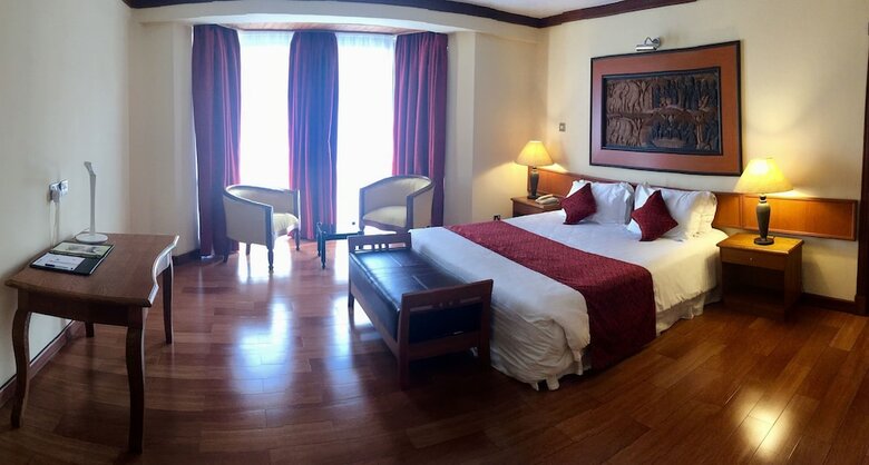 Golf Course Hotel