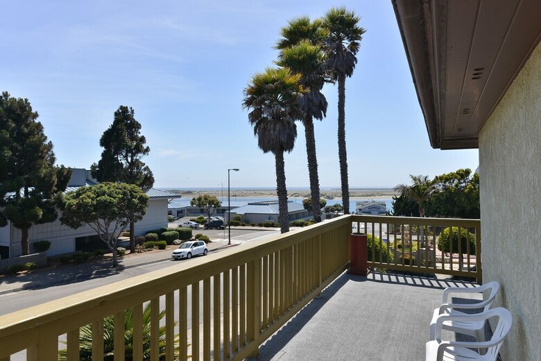 Hotel Bay View Inn