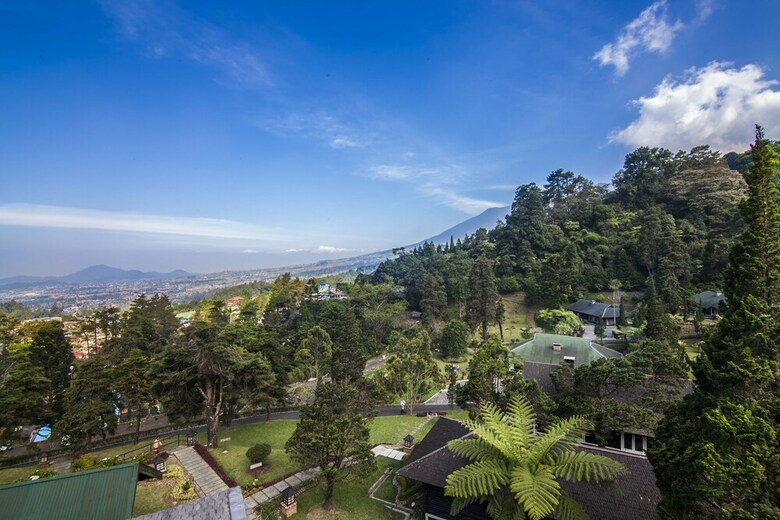 Hotel Puncak Pass Resort