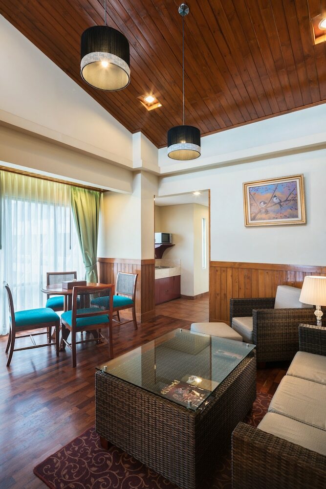 Hotel Puncak Pass Resort