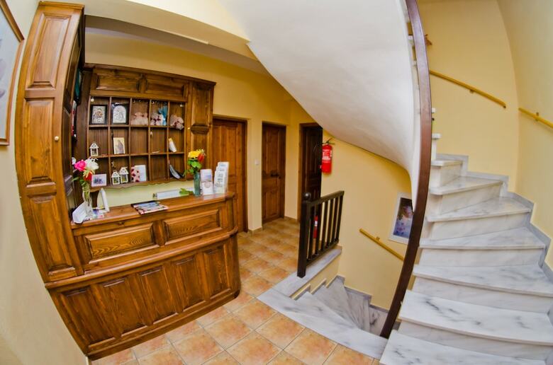 Hotel Seralis