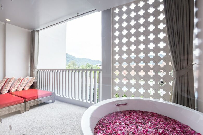 Hotel Ramada By Wyndham Phuket Deevana Patong