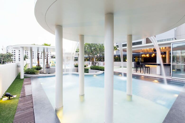 Hotel Ramada By Wyndham Phuket Deevana Patong