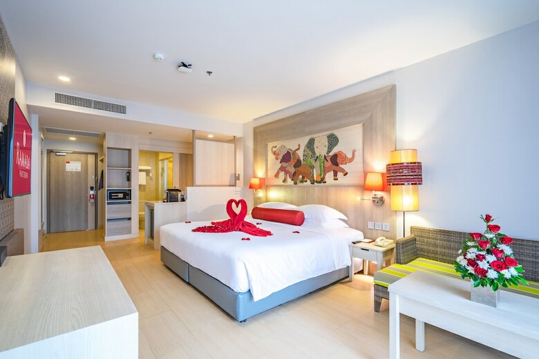 Hotel Ramada By Wyndham Phuket Deevana Patong