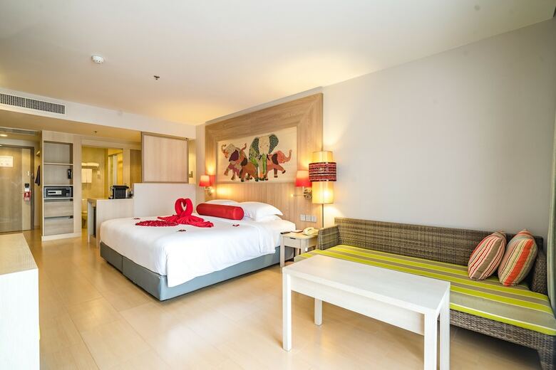Hotel Ramada By Wyndham Phuket Deevana Patong