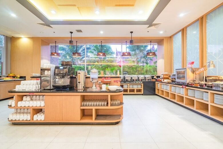 Hotel Ramada By Wyndham Phuket Deevana Patong