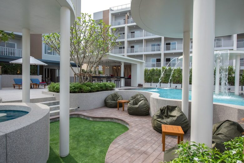 Hotel Ramada By Wyndham Phuket Deevana Patong