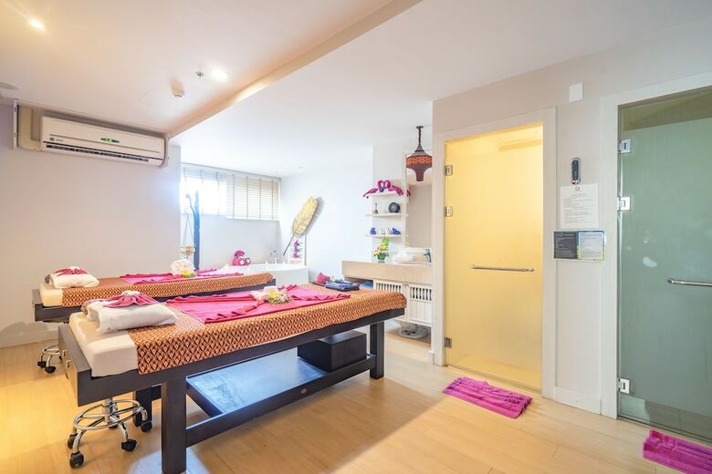 Hotel Ramada By Wyndham Phuket Deevana Patong