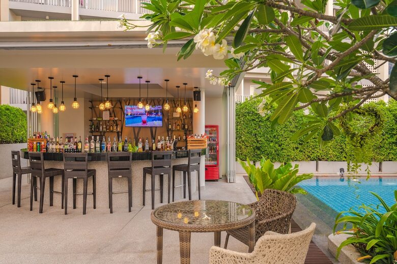Hotel Ramada By Wyndham Phuket Deevana Patong