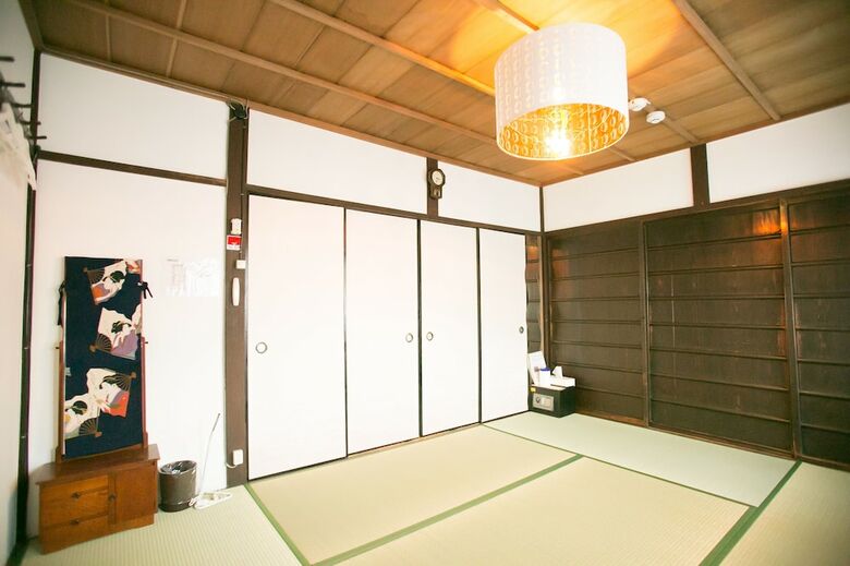 Hotel Guesthouse Hana Nishijin