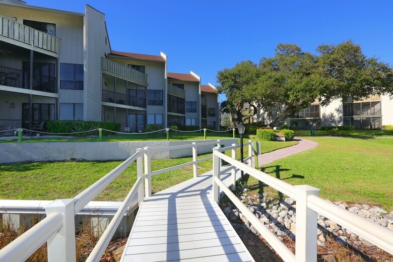 Bay Oaks By Beachside Management