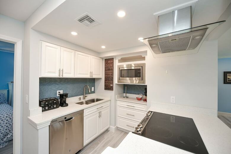 Bay Oaks By Beachside Management