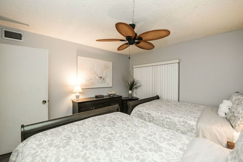 Bay Oaks By Beachside Management