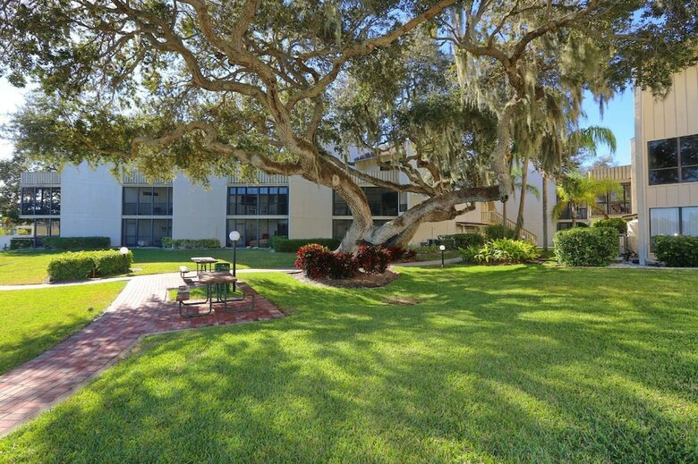 Bay Oaks By Beachside Management