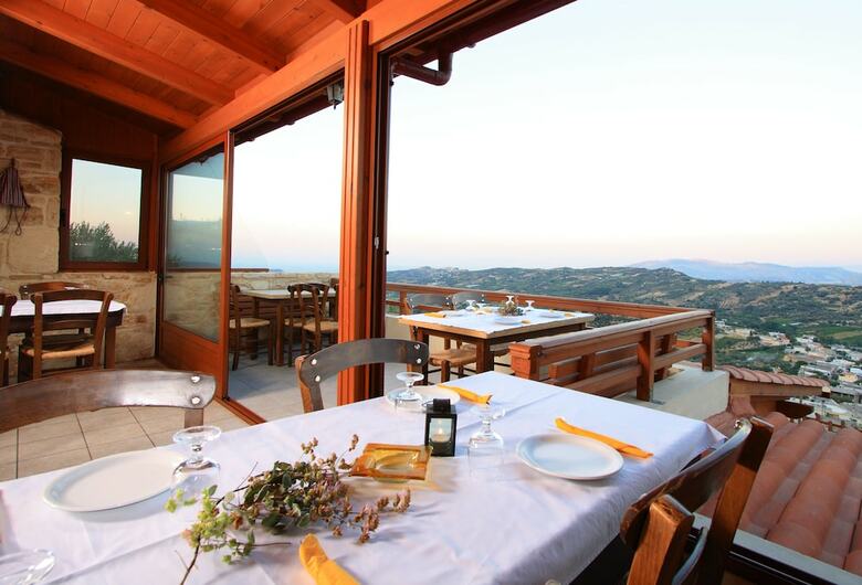 Aparthotel Earino