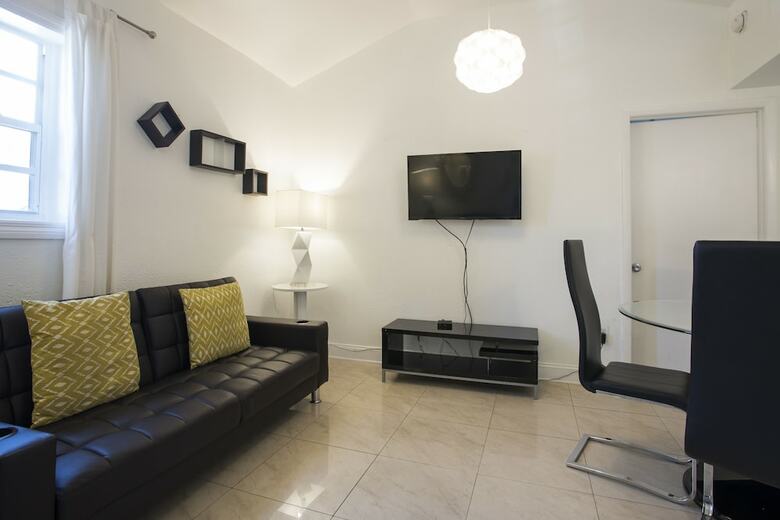 Apartamentos Hispaniola House By Royal Stays