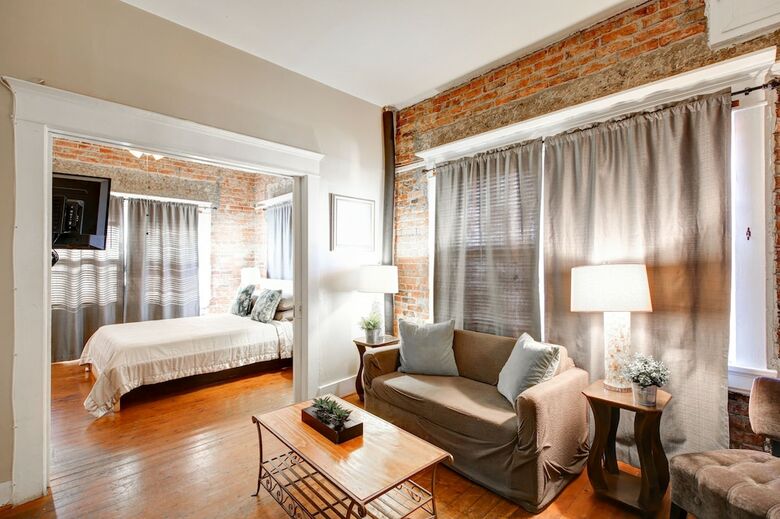 Aparthotel Ellison Suites