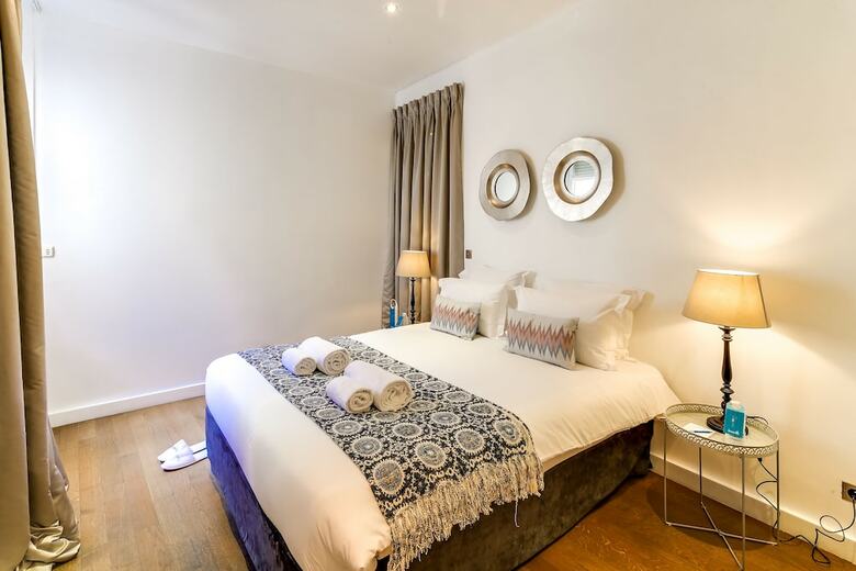 Sweet Inn Apartments- Champs Elys�s (various Addresses)
