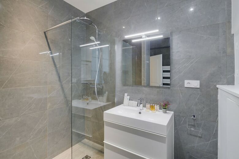 Sweet Inn Apartments- Champs Elys�s (various Addresses)