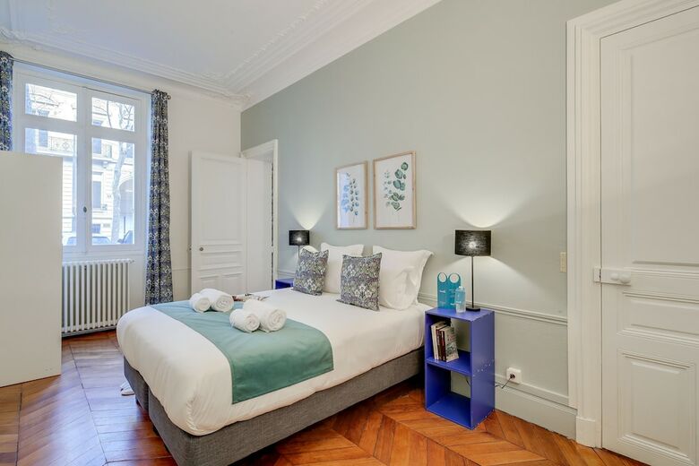 Sweet Inn Apartments- Champs Elys�s (various Addresses)