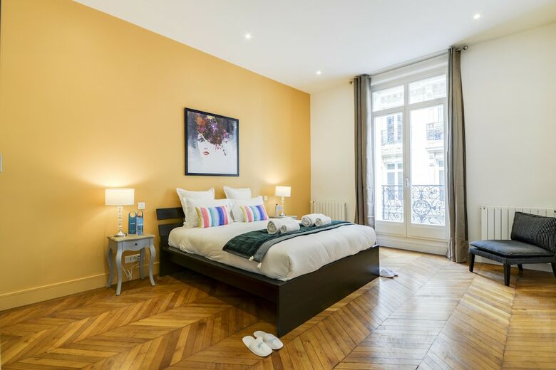 Sweet Inn Apartments- Champs Elys�s (various Addresses)