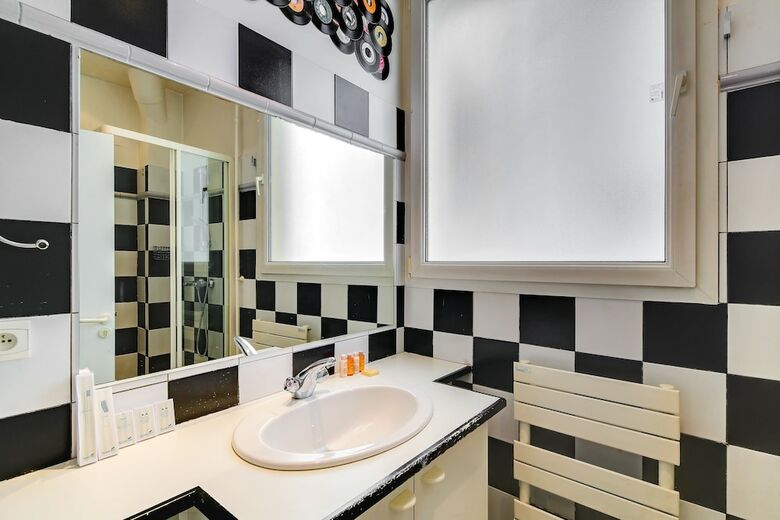 Sweet Inn Apartments- Champs Elys�s (various Addresses)