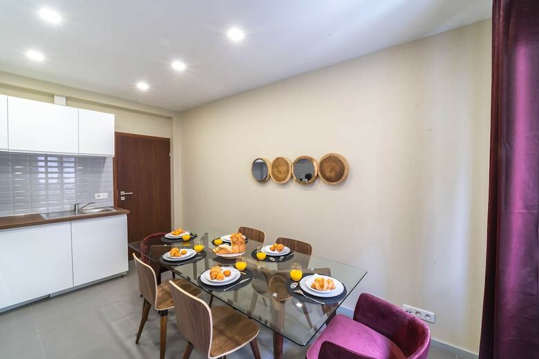 Sweet Inn Apartments- Champs Elys�s (various Addresses)