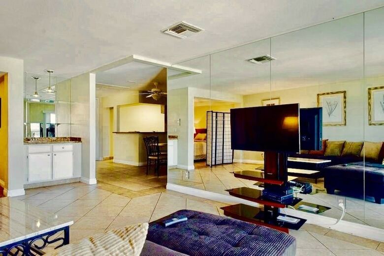 Apartamentos 888 Convention Center 1 Bedroom Condos