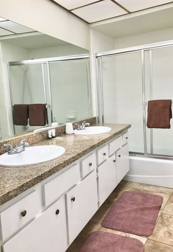 Apartamentos 888 Convention Center 1 Bedroom Condos