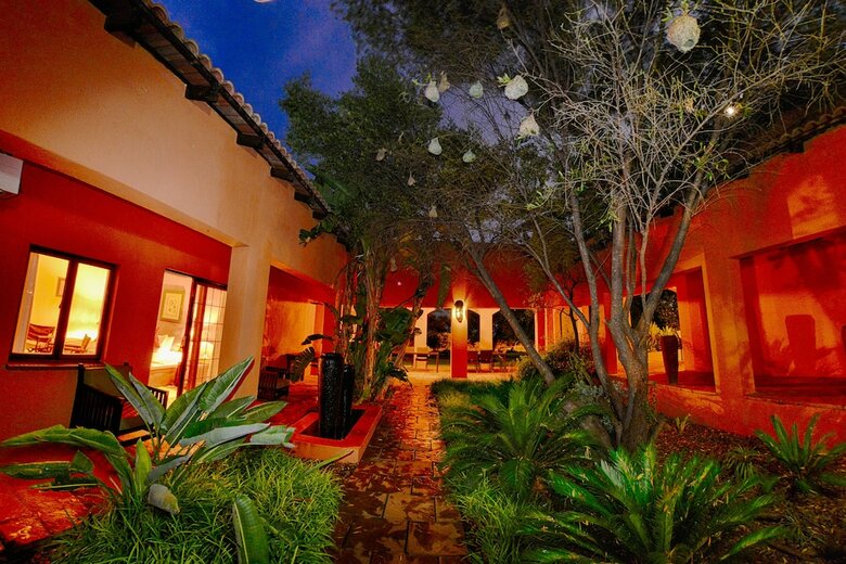 Posada The Bush House