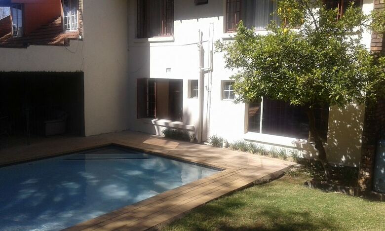 Bed & Breakfast Royal Olympia Lodges And Safaris