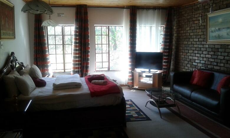 Bed & Breakfast Royal Olympia Lodges And Safaris