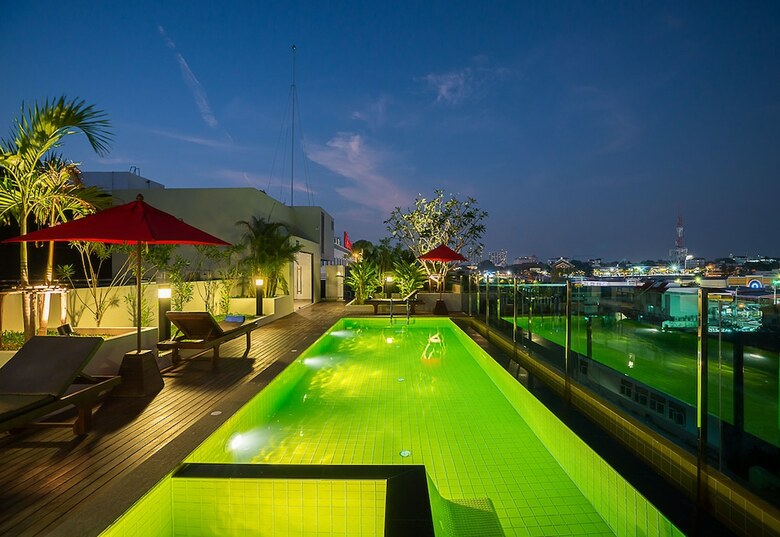 Sunshine Hip Hotel