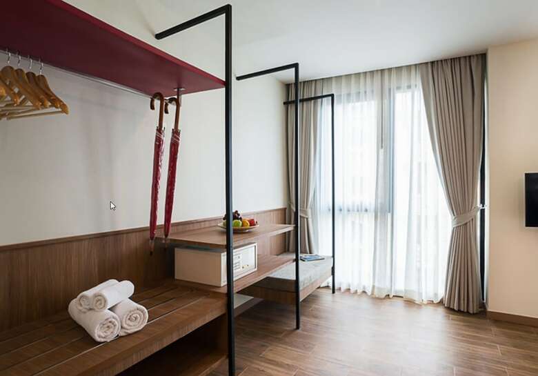 Sunshine Hip Hotel