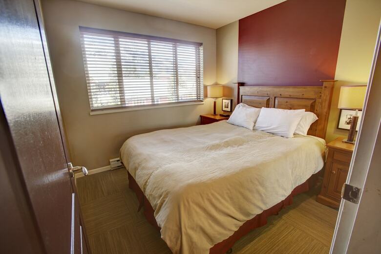 Resortquest At The Town Plaza Suites