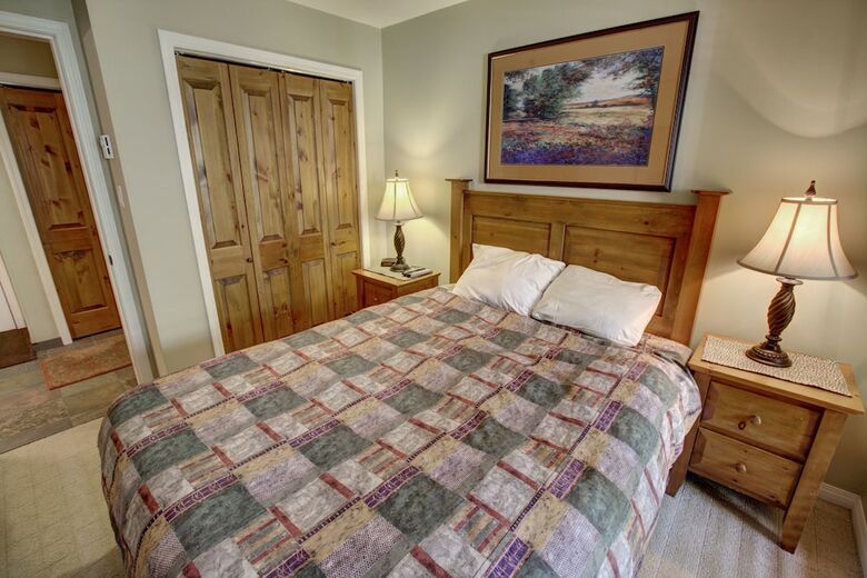 Resortquest At The Town Plaza Suites