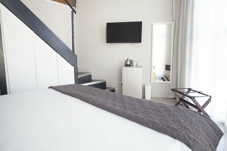 Mojo Hotel