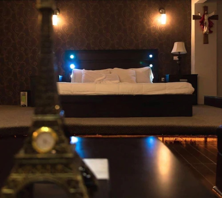 Hotel V