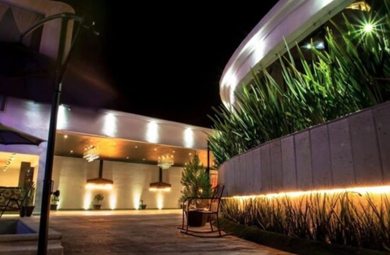 Hotel V