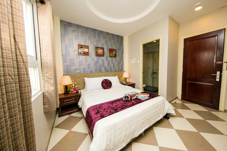 Quy Hung Hotel