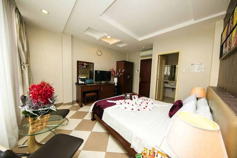 Quy Hung Hotel