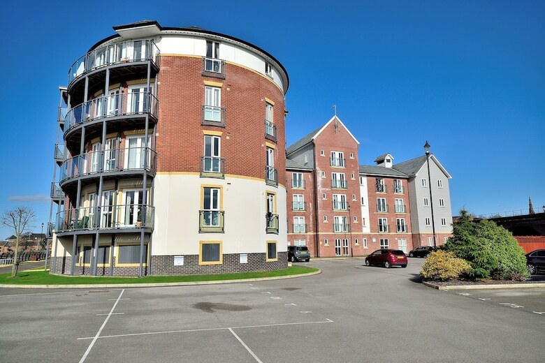 Racecourse Serviced Apartments