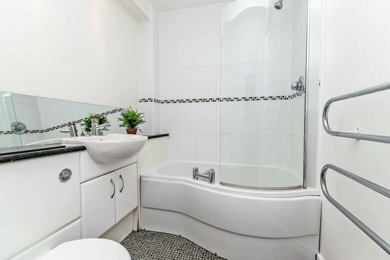 Racecourse Serviced Apartments