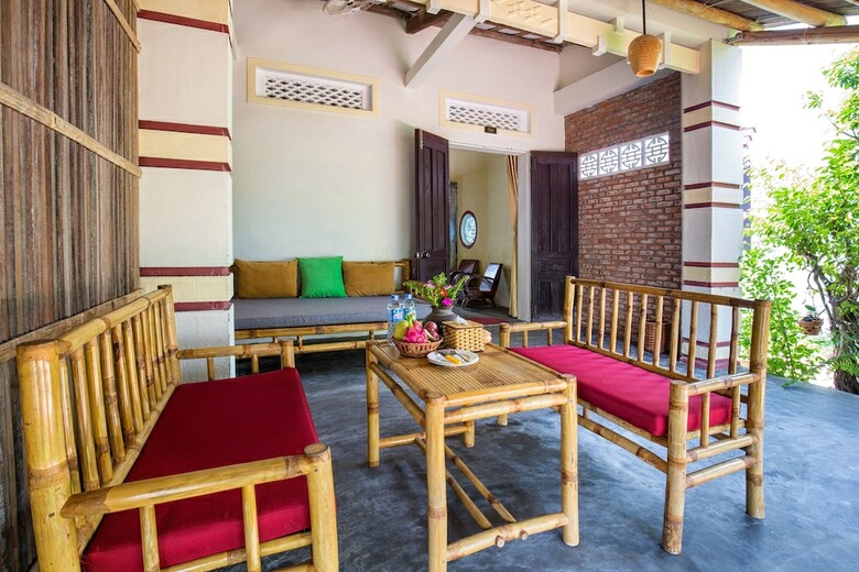 Bed & Breakfast Red Flower Cottages Homestay