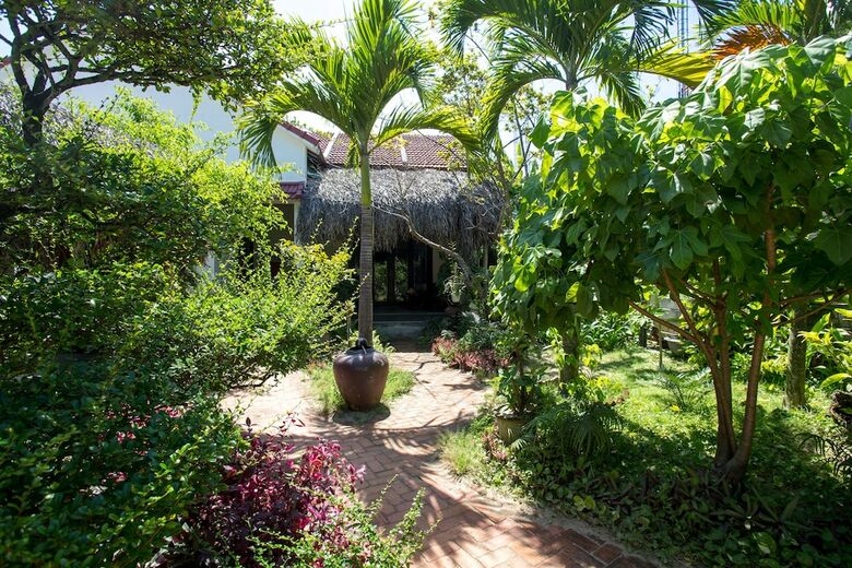 Bed & Breakfast Red Flower Cottages Homestay